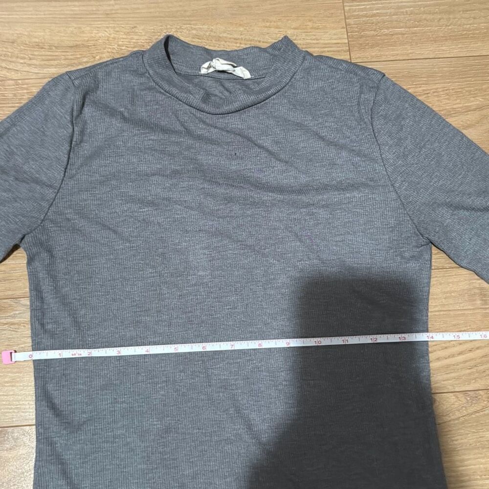 Forever 21 gray shirt size medium - Picture 3 of 5